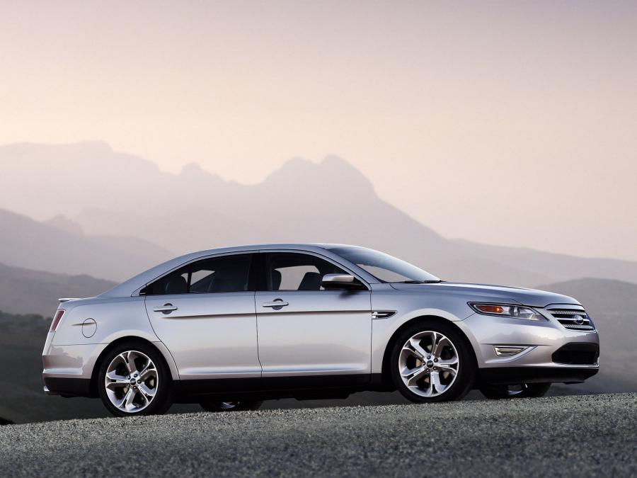  Ford Taurus SHO 2010 года  (фото 177 из 248)